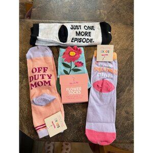 6 for $15 NEW 4 pairs of women’s socks